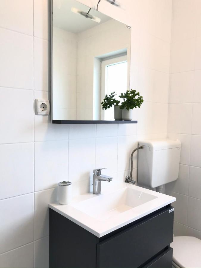 Pinezići Apartments Renata מראה חיצוני תמונה
