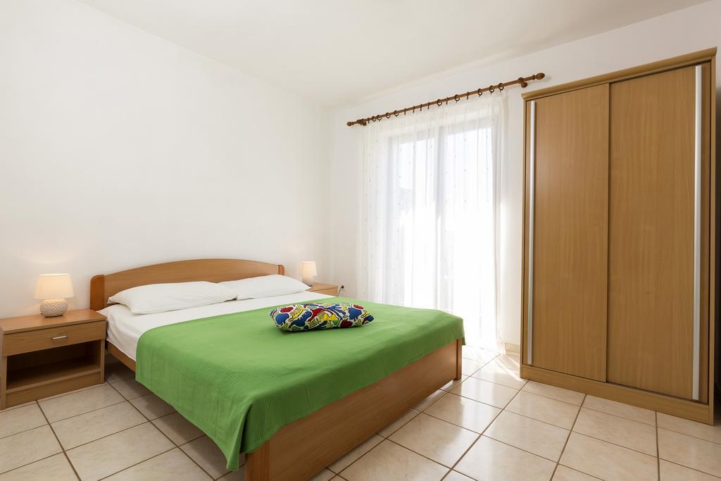 Pinezići Apartments Renata מראה חיצוני תמונה